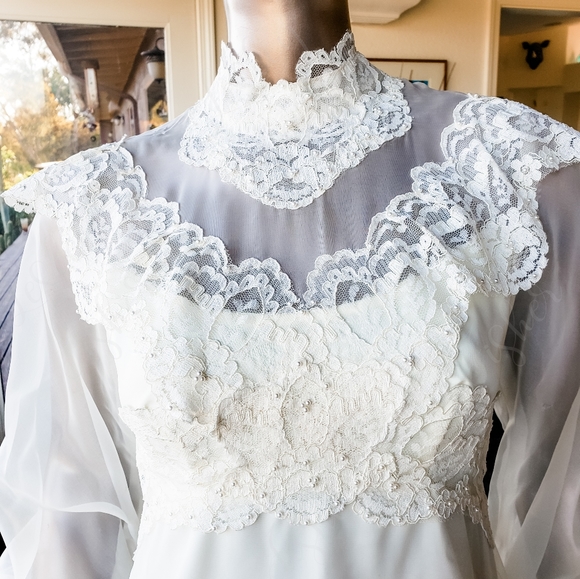 Vintage Wedding Dress - Picture 4 of 8